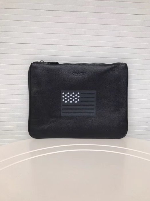 空姐精品代購 COACH 29290 29291 新款荔枝紋牛皮國旗NASA印花手拿包 IPAD包 男女通用 附代購憑證