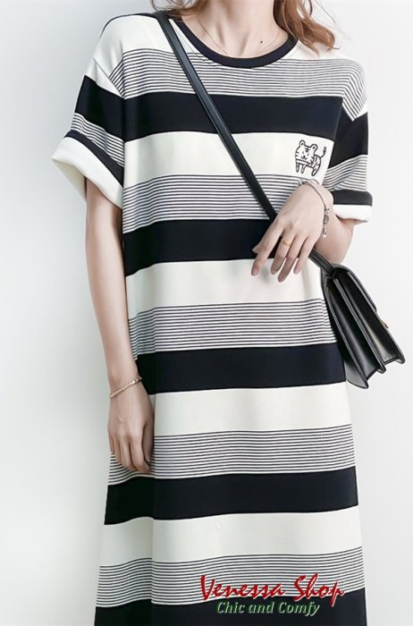 歐單 新款 法式簡約 減齡小老虎 個性條紋 彈力針織 寬鬆顯瘦懶人T恤裙 短袖洋裝 (Y1108)