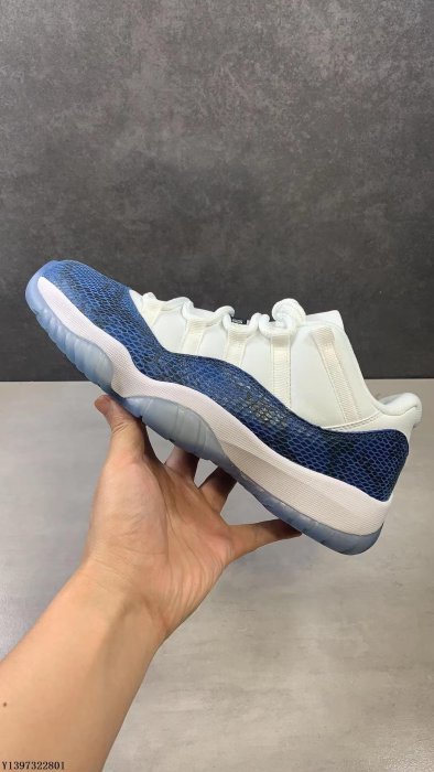 AIR JORDAN 11 LOW LE 藍蛇紋時尚 11代 籃球潮鞋 SNAKE CD6846-102