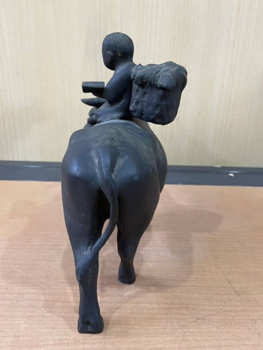 日本 銅雕 牛與童子 長28公分