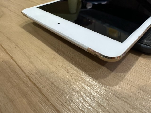 (降價)外觀新 iPad mini4 64G LTE WiFi+Cellular 金 可插卡 線上課導航空拍機追劇都好用