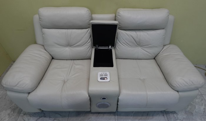 二手家具沙發推薦-新北二手家俱-全牛皮電動沙發/雙人電動躺椅 藍芽音樂