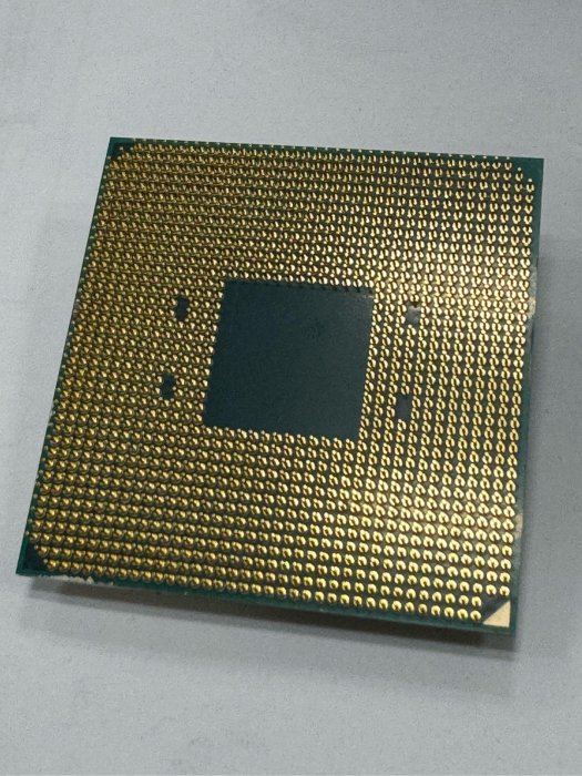 《在地台南人》AM4 AMD R7 Ryzen 7 2700X CPU 八核心 4.3G無內顯 CPU 中古 南區可以面交