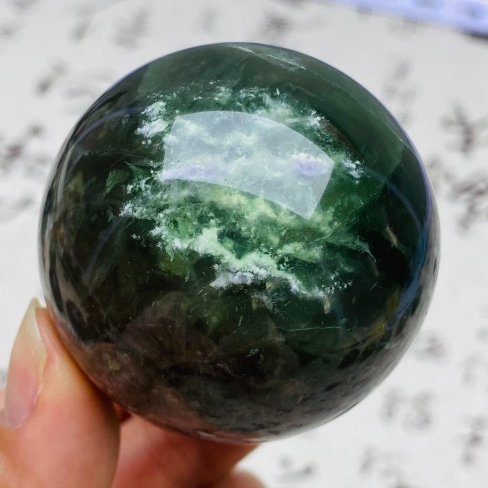 【二手】B535天然紫綠螢石水晶球擺件綠色水晶原石打磨屬木客廳辦公家 水晶 天然水晶 擺件【久藏館】-579
