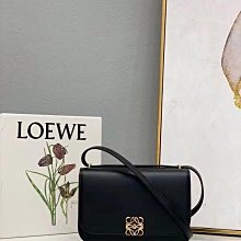 Loewe 羅*意威極簡款 Goya小號牛皮翻蓋單肩斜跨小方包 豆腐包*附購證