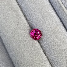 JING YUAN JEWELRY 天然緬甸紅寶1.43ct 濃豔桃紅色 自然光下顏色漂亮 火光美 實品顏色更深