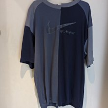 南🔥2023 7月 NIKE 短袖上衣 短T 拼接 寬鬆 休閒 落肩 LOGO 女款 藍 DV8318-410