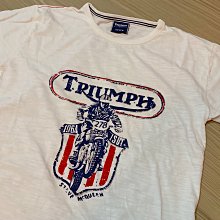 JFK 英國品牌TRIUMPH機車正品T恤 米白底/LOGO配色