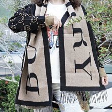 Burberry 4055093 Emblem Cashmere Scarf 開禧米爾 logo 披肩 駝/黑 現貨