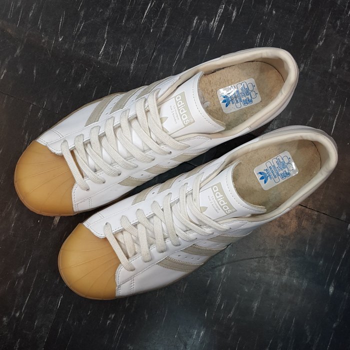 adidas SUPERSTAR 80s GUM 貝殼頭 白色 米白色 奶油 膠底 薄鞋舌 復古 皮革 Q23003