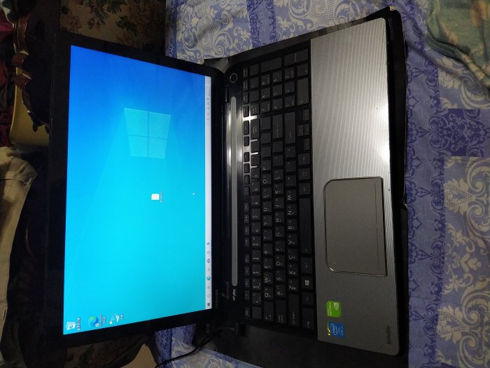 TOSHIBA Satellite L50t-A i5 四核心觸控筆電 2G獨立顯卡 灰色