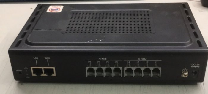 【尚典3C】VOIP GATEWAY G300E 4FXS 4FXO 1WAN 1LAN 網路電話