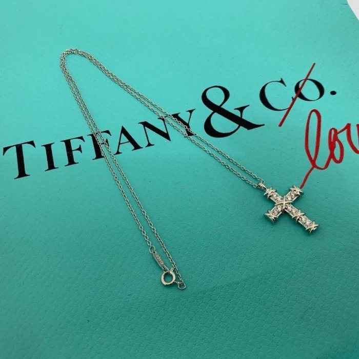 【Lydia代購】TIFFANY & CO. 蒂芙尼 女士項鏈925銀鑲鉆耀眼十字架吊墜時尚百搭女友禮物