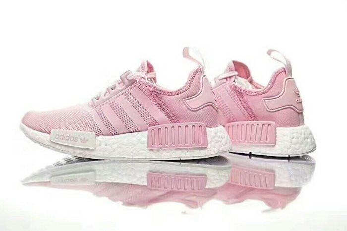 Womens pink sales nmd r1