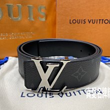 《真愛名牌精品》LV M9043 黑灰花搭配黑皮 雙面皮帶 銀頭 logo *全新*