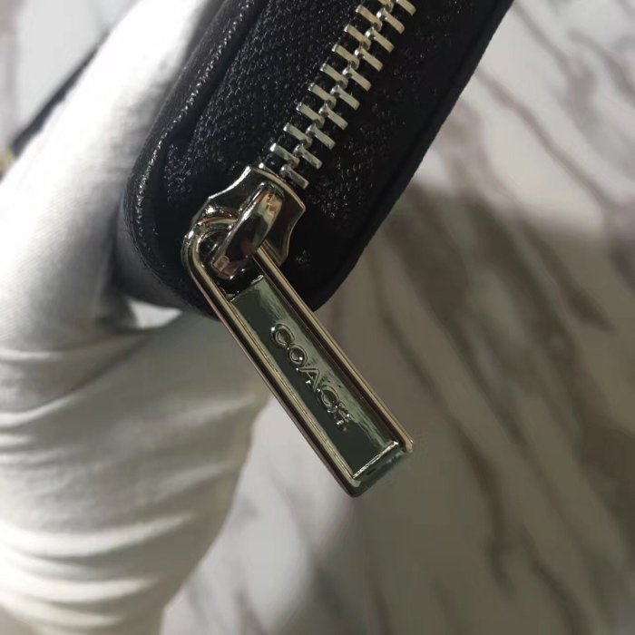 美國正品 琪琪OUTLET代購 COACH 寇馳 74769 新款防刮 素面牛皮皮夾 真皮拉鏈長夾 手拿皮夾 附購買憑證