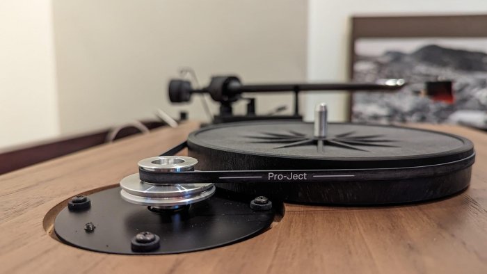 [ 沐耳 ] Pro-Ject 黑膠唱盤 Debut Carbon EVO 胡桃木（公司貨/現貨）（Ortofon 2M Red唱頭 ）