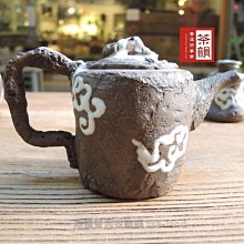 【茶韻】台灣陶藝師，許德家先生之作品，手工陶製茶壺