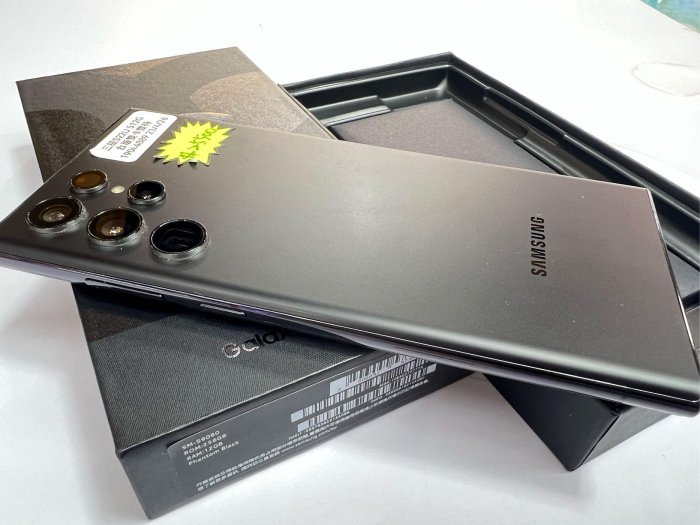 三星S22ultra 512G 黑色 二手機 外觀如圖  功能良好 台北實體店面可自取