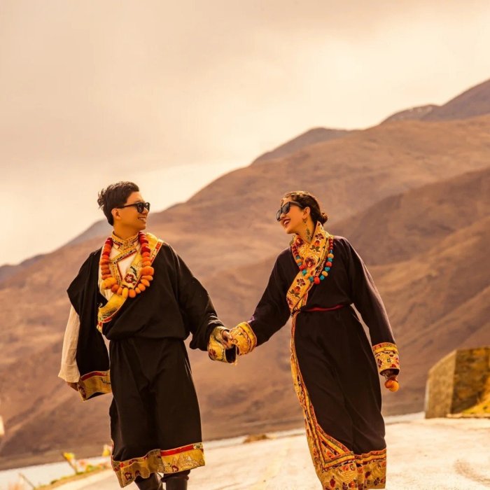 現貨熱銷-男女士春秋款鑲邊藏族藏式民族服裝藏袍長袍服飾