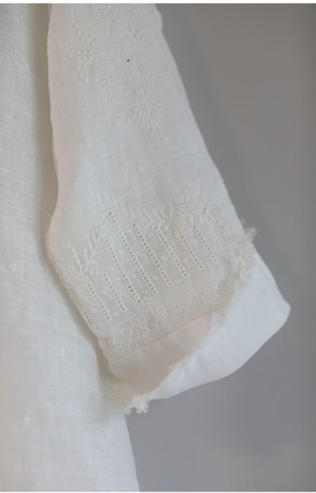 日系風 100%亞麻 精緻細膩刺繡 寬鬆連身裙 有白色（會透明）