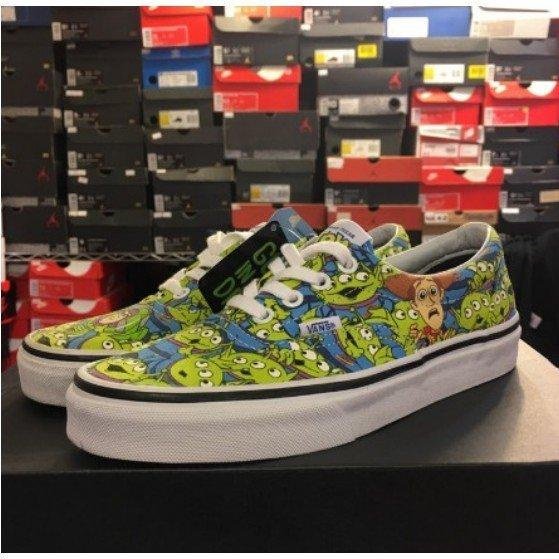 VANS VN0A32R8M4U 迪士尼 限量 三眼怪 夜光