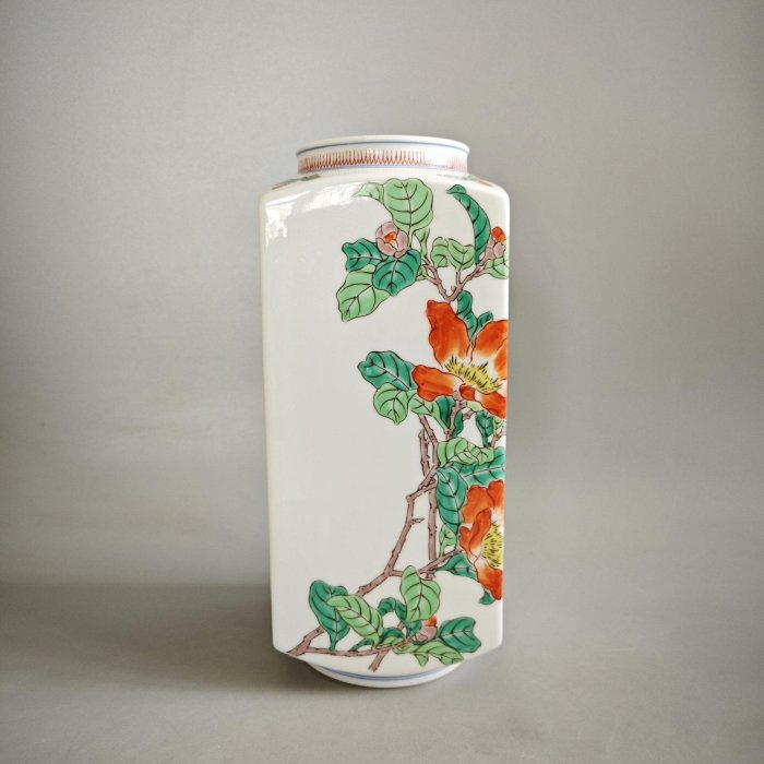 日本 有田燒 松右衛門作色繪山茶花四方花瓶152