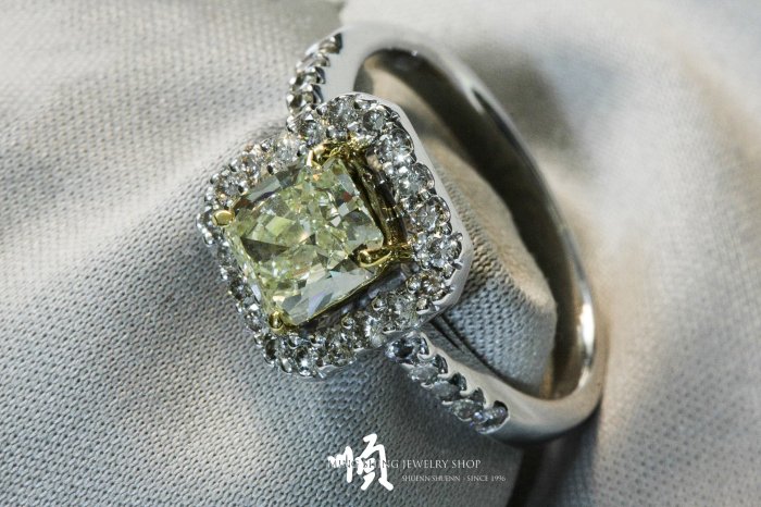 順順飾品--鑽石戒指--18K金天然彩色鑽石戒指┃主鑽1.24ct.Natural Fancy Light Yellow