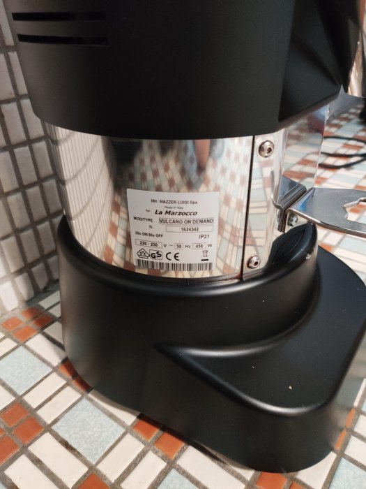 二手 義大利原裝進口 La Marzocco Vulcano 電控 定量 義式磨豆機一台 63mm 椎刀