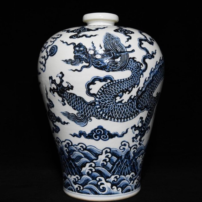 明宣德青花龍紋梅瓶，高39.5cm直徑27.5cm，編號151530