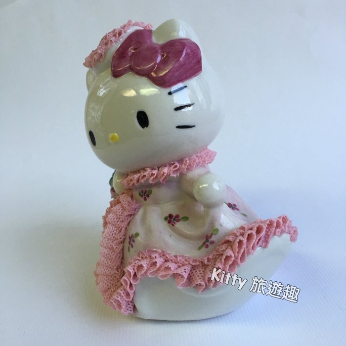 [Kitty 旅遊趣] Hello Kitty 手工陶瓷玩偶 凱蒂貓 限量 蕾絲花邊裙 裙擺飛颺好精緻 收藏