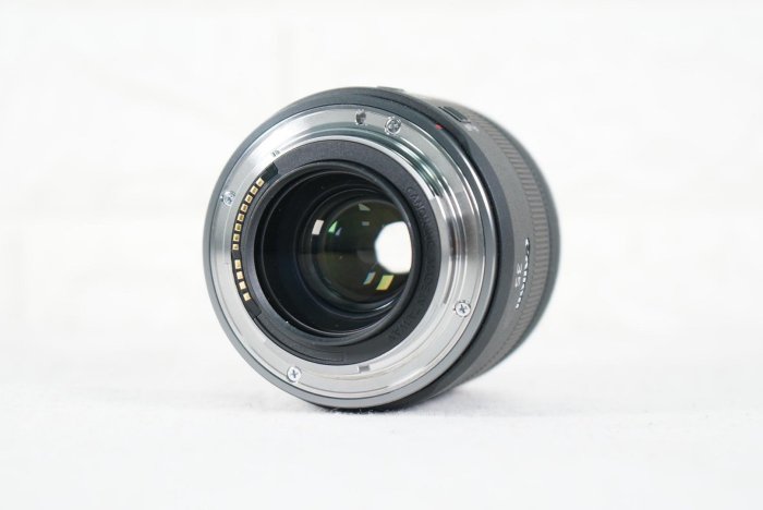 Canon RF 35mm F1.8 Macro IS STM 微距鏡頭