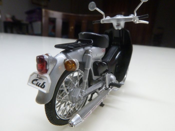 中古盒玩模型 本田Honda Super Cub 1/24 Aoshima 復古摩托車 黑銀白基本款 非1/32扭蛋款