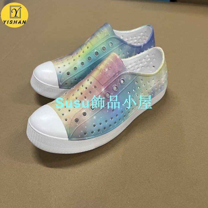 2024 新款 洞洞鞋女休閒涼鞋防水透氣防滑雨鞋 Size 36-40