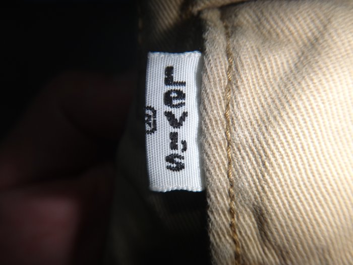 ~保證真品蠻新的 Levi's 卡其色七分褲約29腰~便宜起標無底價標多少賣多少