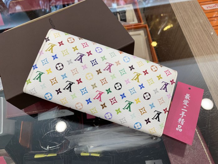 ☆最愛二手精品☆ LOUIS VUITTON LV 白彩圓形金釦內紫紅色信封釦子長夾皮夾發財包 XG3295 M60443 multicolor 村上隆