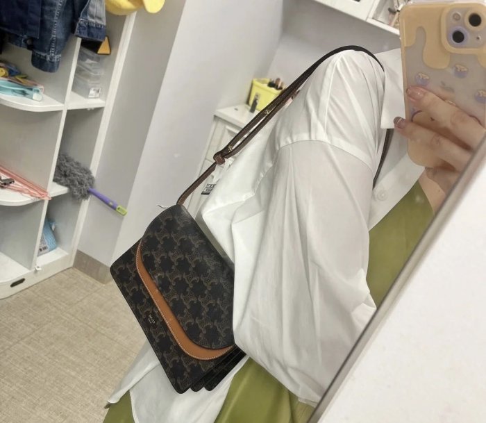 【翰貝格名牌館】全新真品 Celine 老花 TRIOMPHE 帆布 翻蓋 雙層 8卡 手拿 斜背 Woc 兩用包