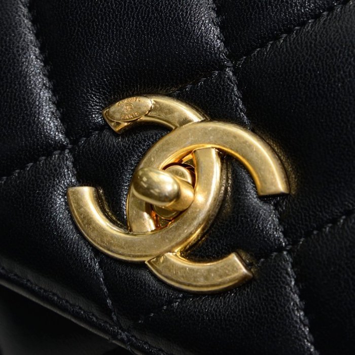 全新正品 Chanel 小香 A92236 手把口蓋包 黑色小羊皮 金鏈 25cm chanel coco