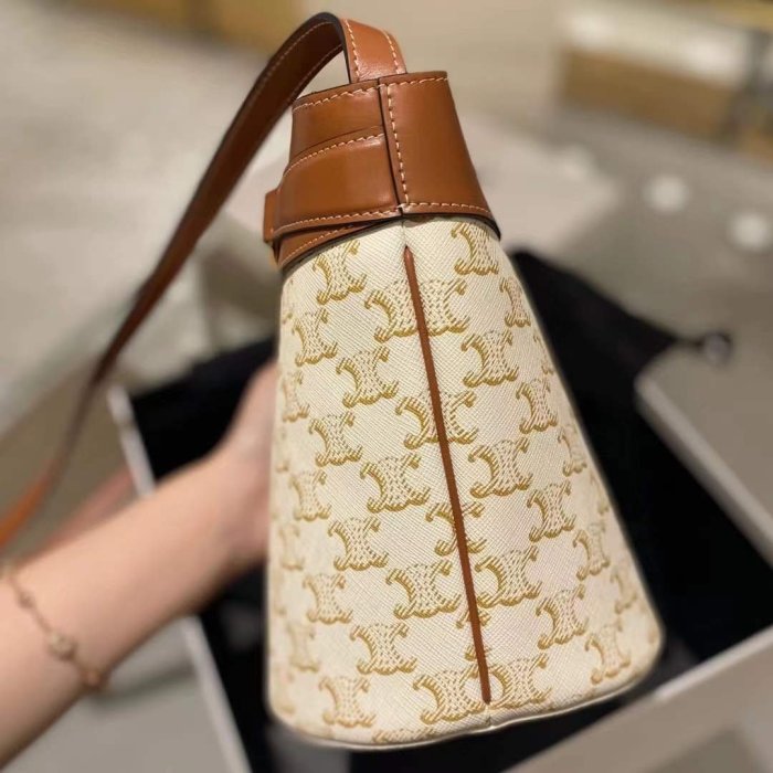 美國正品 CELINE Bucket Crecy 馬銜扣 水桶包圓桶包斜跨包