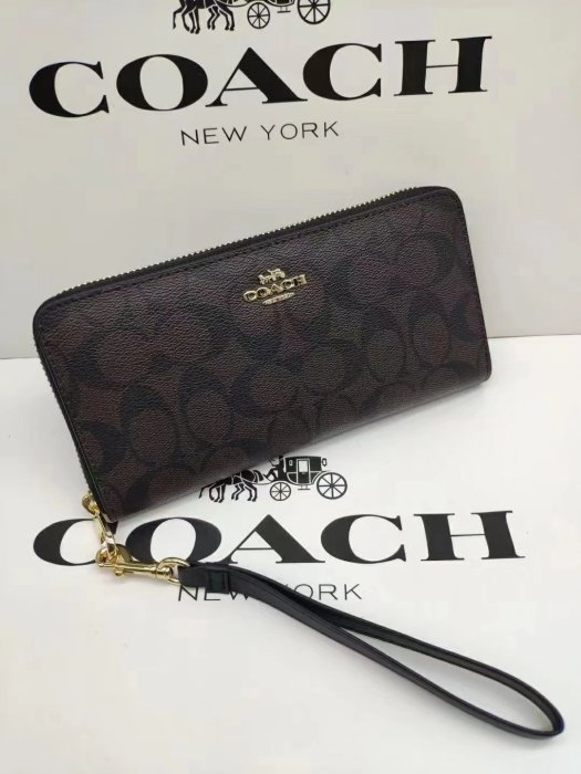 美國代購Coach2022新品C4452經典logo拼色多卡位長夾手腕錢包