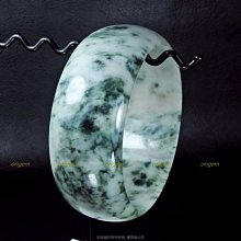 珍珠林~超寬板經典圓玉鐲~A貨寬板白底跳墨略帶紫羅蘭玉(內徑60.5mm, 手圍20號) #193