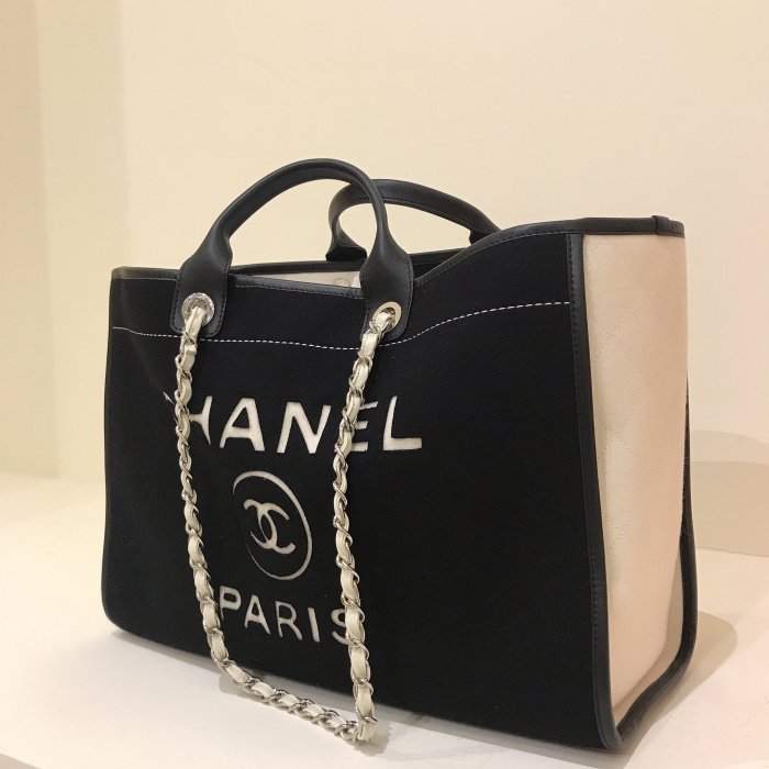 Chanel 購物包 沙灘包 毛呢 銀釦 黑白拼色《精品女王全新&二手》