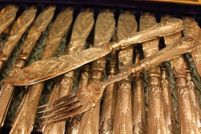 【家與收藏】頂級稀有珍藏歐洲古董法國19世紀珍貴精緻貴族手工銀刀叉24件組(原件盒裝)