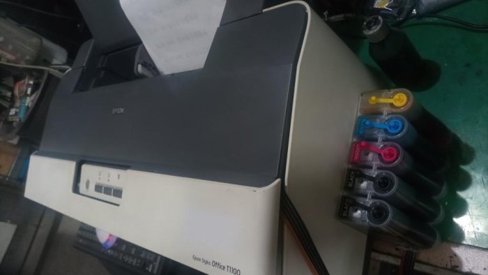 EPSON T1100 A3彩色中古噴墨印表機可列印當零件機賣3200未稅.