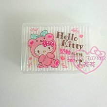 ♥小花花日本精品♥HelloKitty變裝小熊造型200入塑軸棉花棒~3