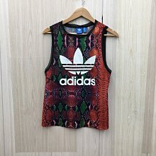 【愛莎＆嵐】 adidas 女 桔+綠動物紋路造型圓領無袖背心/8 11203 29