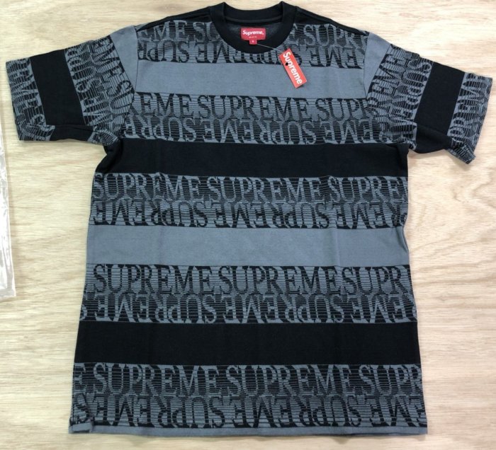 超搶手】全新正品2019 SS Supreme Text Stripe Jacquard SS Top 滿版LOGO | Yahoo奇摩拍賣