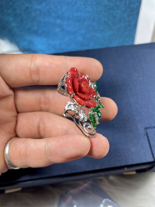 早期收藏有機寶石紅珊瑚藝術雕刻熱情綻放 玫瑰花鑲嵌純白珍珠好事成雙玉蝴蝶抽象一枝獨秀吊墜墜子胸針兩用款
