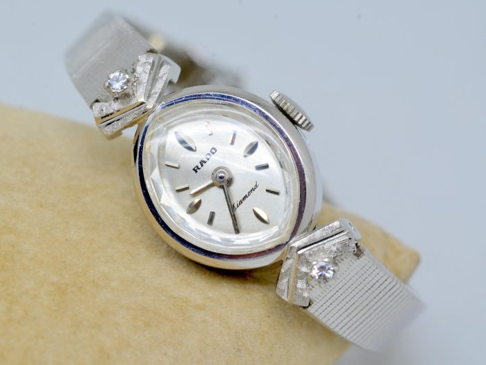 《寶萊精品》RADO 雷達表銀白橢圓袖珍女子錶