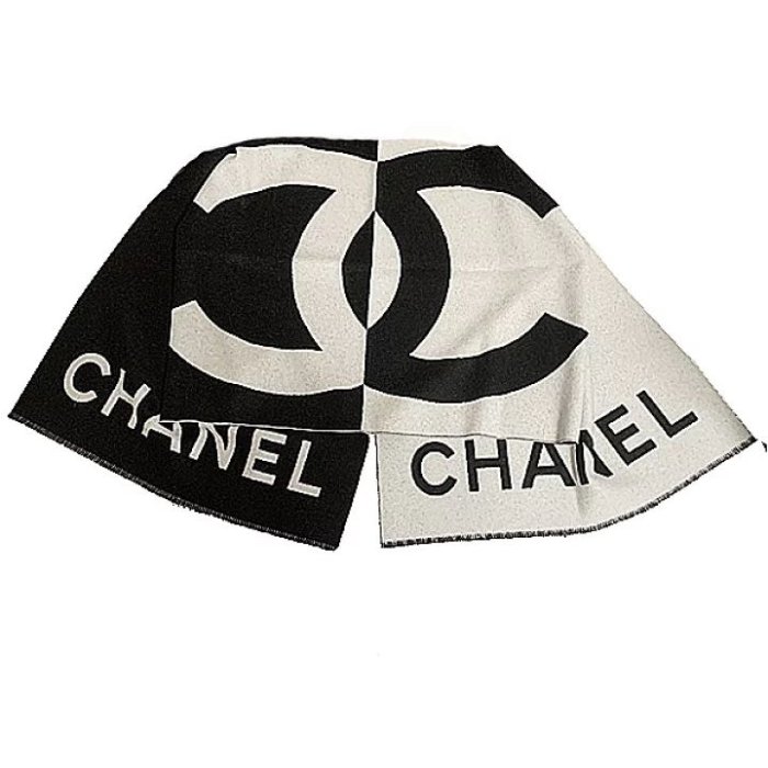 【COCO 精品專賣】Chanel 爆款 黑 白 大CC logo 雙面 喀什米爾 圍巾 披肩 AA7944 現貨